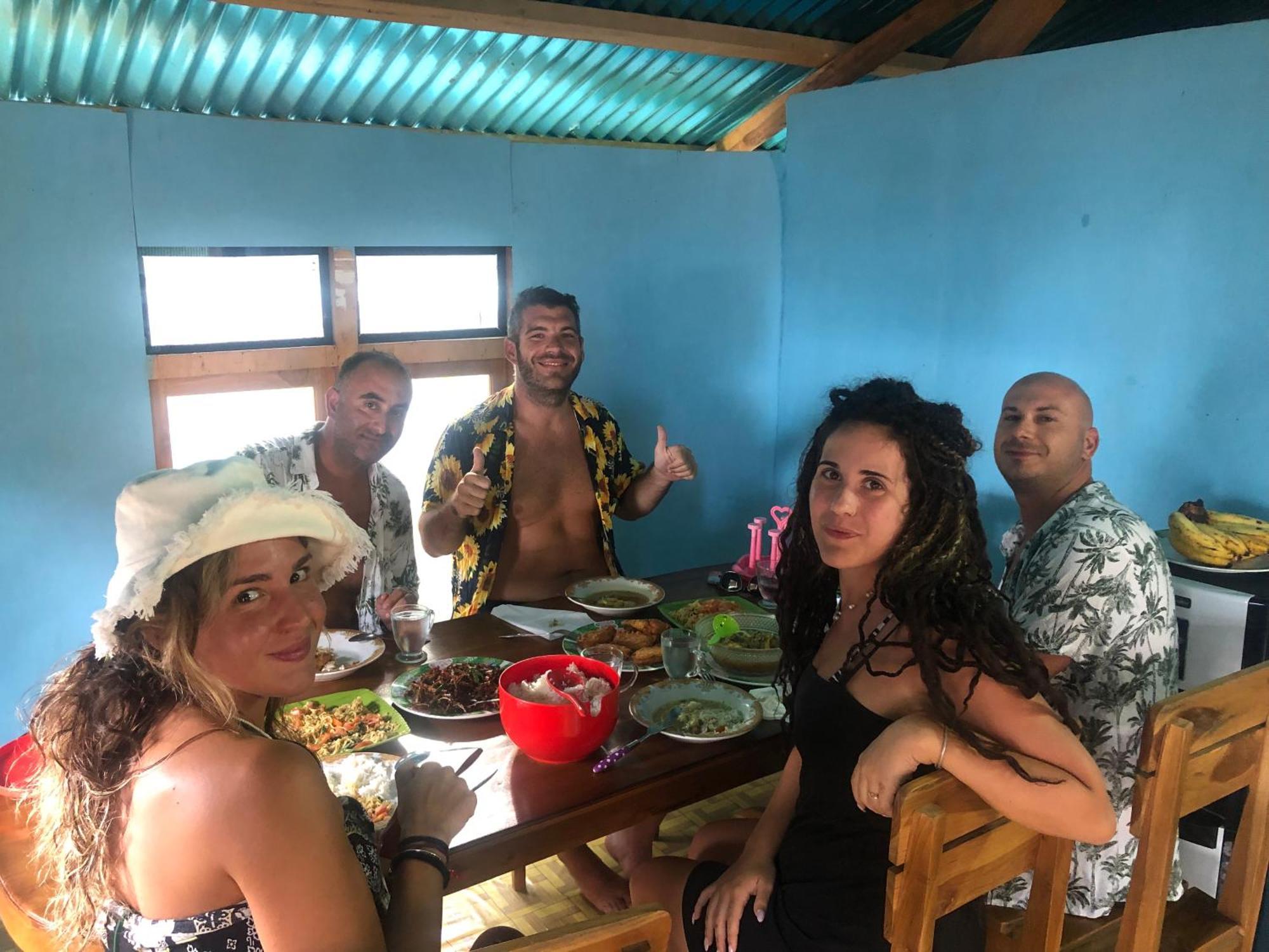 Dua Putri Komodo Homestay מראה חיצוני תמונה