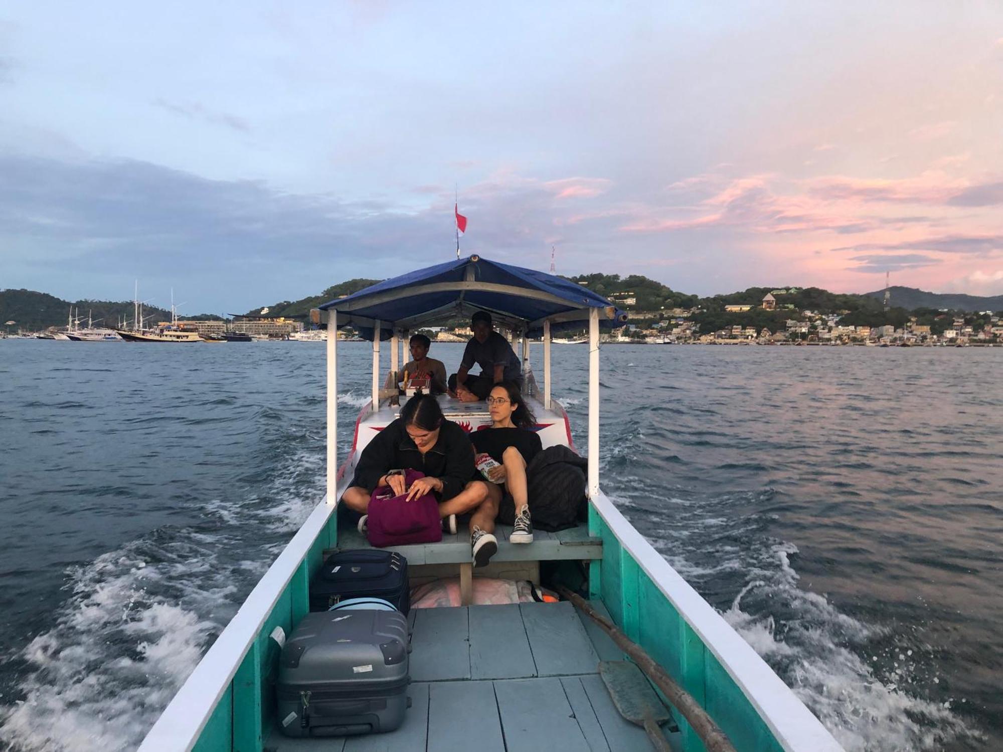 Dua Putri Komodo Homestay מראה חיצוני תמונה