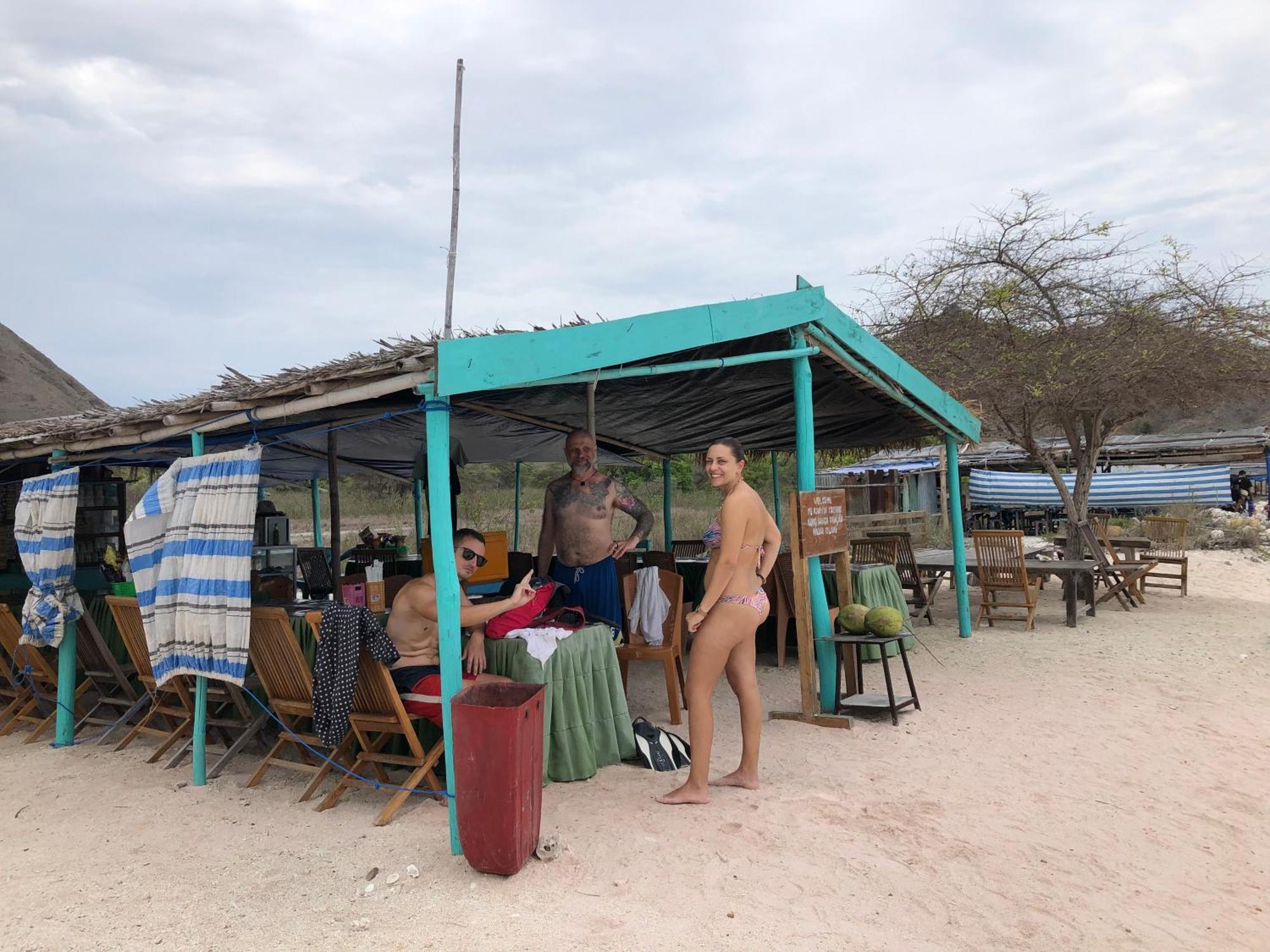 Dua Putri Komodo Homestay מראה חיצוני תמונה