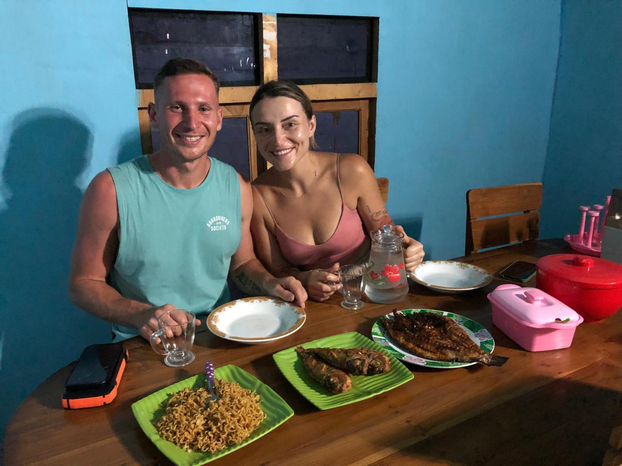 Dua Putri Komodo Homestay מראה חיצוני תמונה