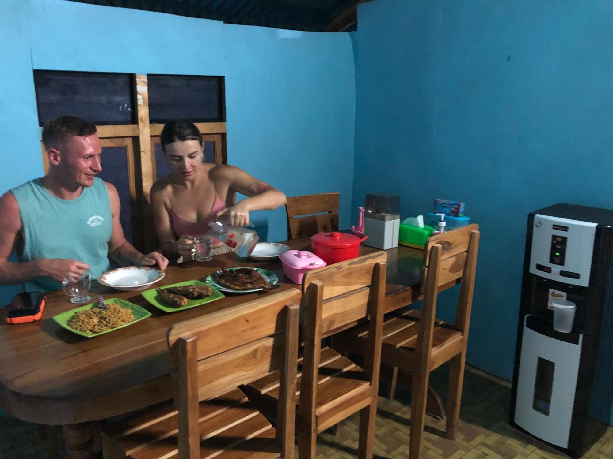 Dua Putri Komodo Homestay מראה חיצוני תמונה