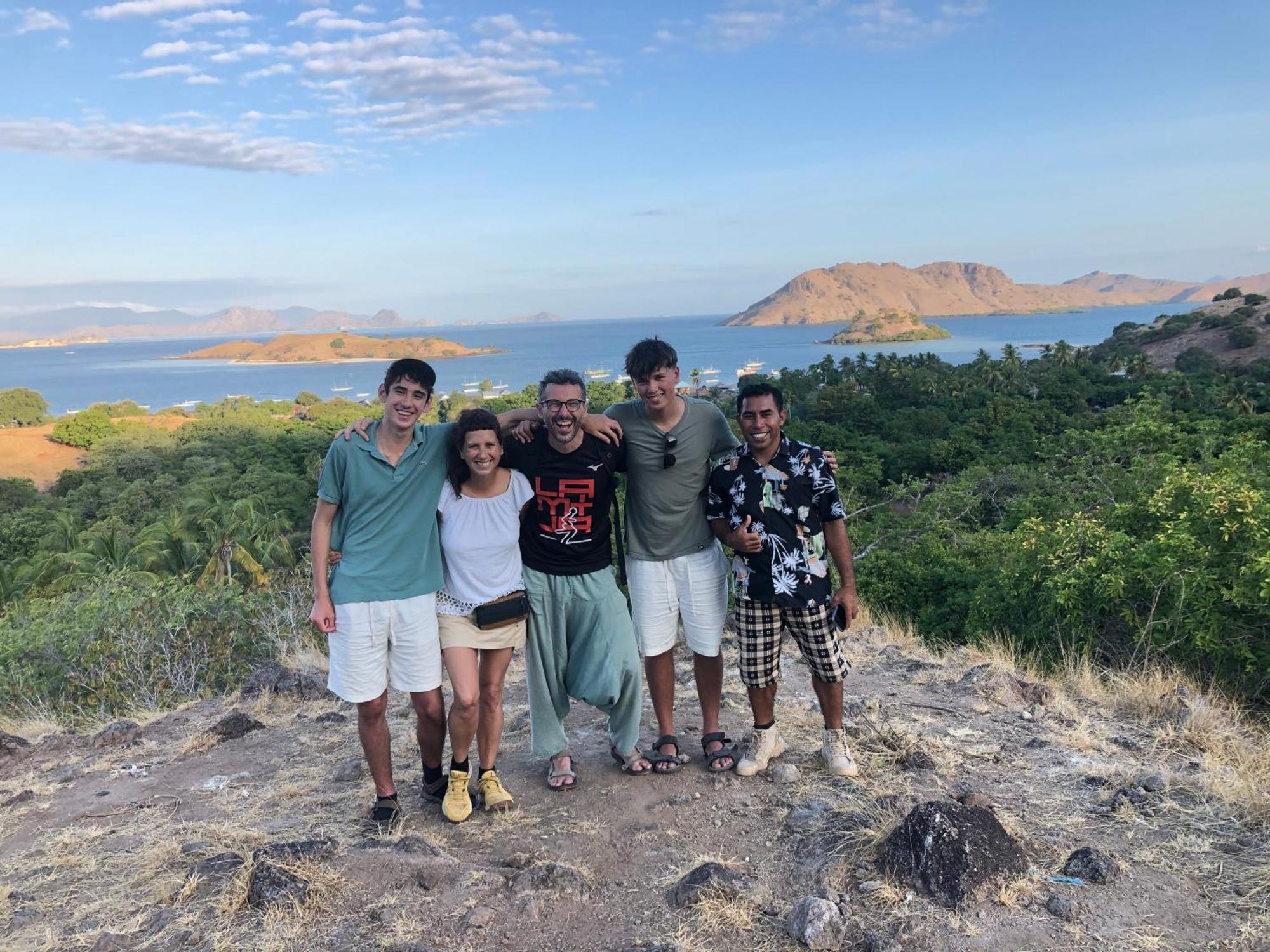 Dua Putri Komodo Homestay מראה חיצוני תמונה