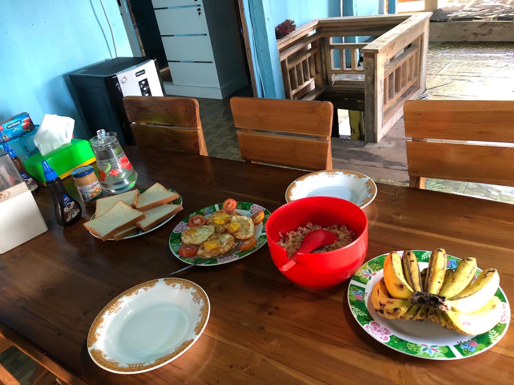 Dua Putri Komodo Homestay מראה חיצוני תמונה