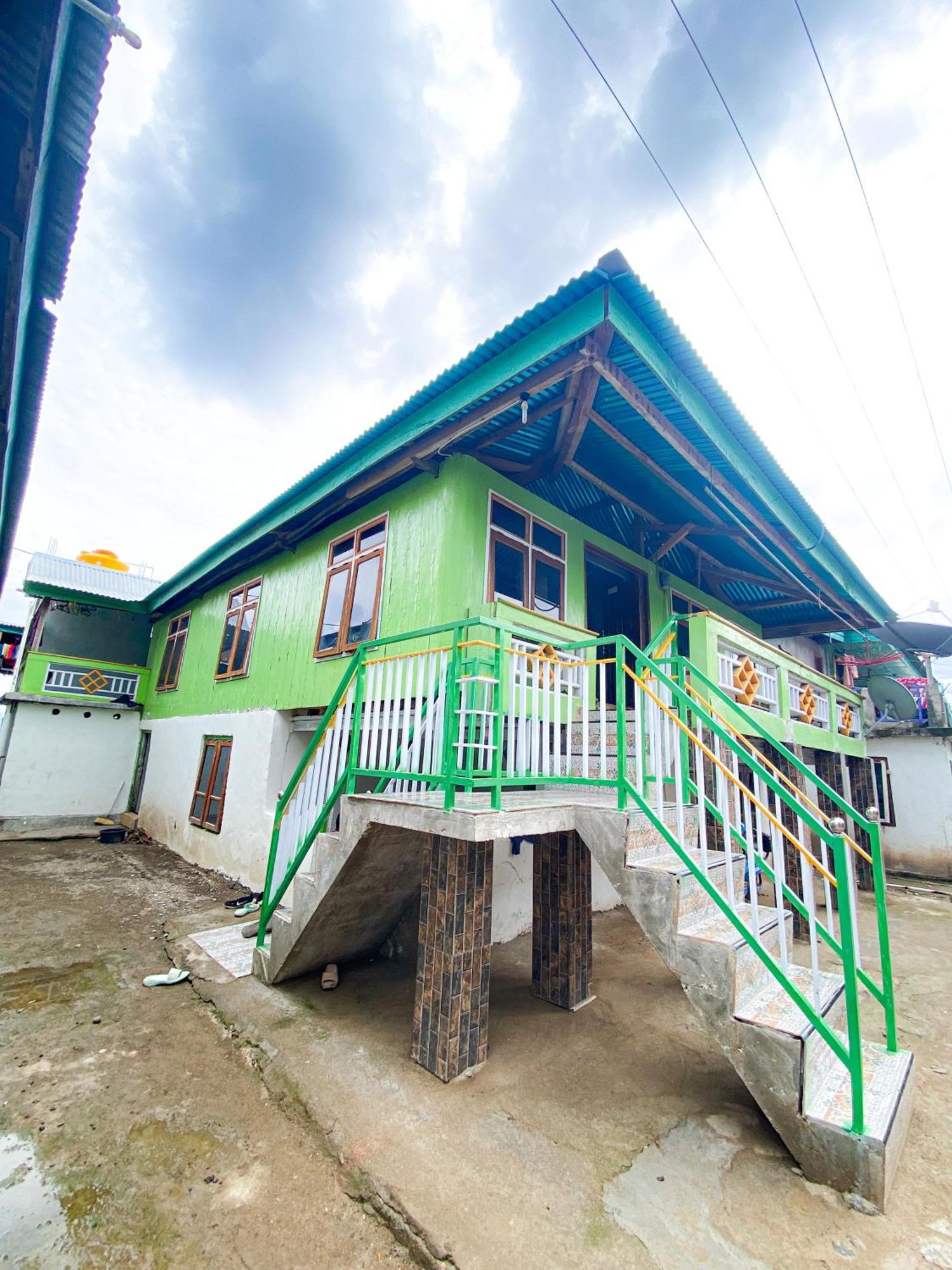 Dua Putri Komodo Homestay מראה חיצוני תמונה